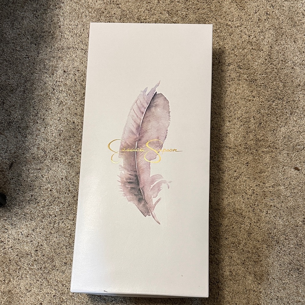 Jessica Simpson White Box with Purple Feather and Gold Logo